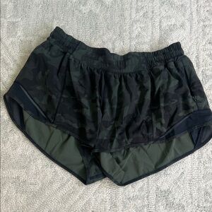 Lululemon 2.5in low rise Black and Green Camouflage Shorts size 10